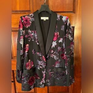 Tahari Ladies Jacket Black with Velvet Burnout-Like Floral Design Size 8 NWOT